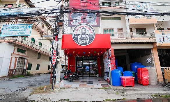 A photo of RTS Barber Chaom Chau